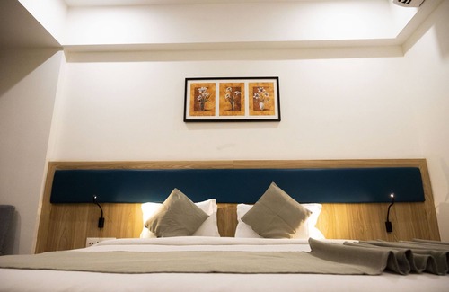 Jamnagar Hotel | Budget-Friendly Comfort at RAAJ SVASTIK INN with Dining