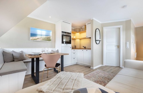 Rantum Apartment | Family-Friendly Raantem Hüs App. 09 - Top Rated Getaway