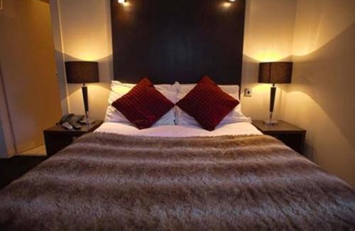 City Centre Glasgow Hotel | Inviting Stays at Rab Ha's with Breakfast & Family Amenities