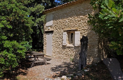 Gordes Cottage | Idyllic Rabasso: Nature Retreat with Breakfast & Kitchen
