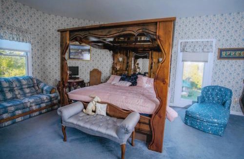 Versailles Bed & Breakfast | Discover Rabbit Creek Bed & Breakfast: Rated 9/10 with Pool