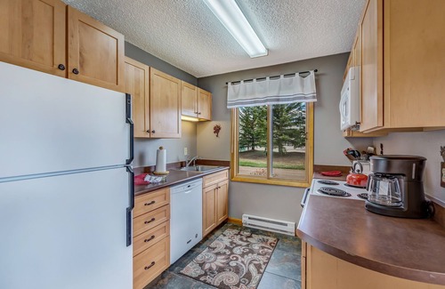 Clark Cabin | Charming Rabbit Ears Cabin: River Access & Pet-Friendly Stay