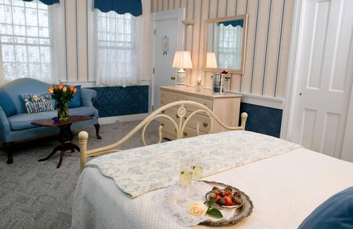 Lower Waterford Hotel | Discover Rabbit Hill Inn: Guest Rated 9.8 with Dining Options