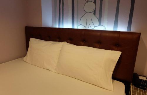 Lat Yao House | Charming Rabbit Room: Family-Friendly Stay with Breakfast