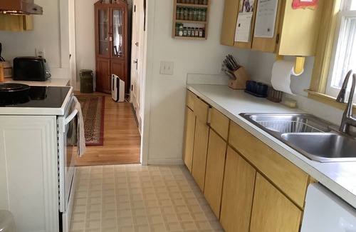 Walloon Lake Cottage | Cozy Rabbit Run Cottage: Family-Friendly Retreat in Walloon