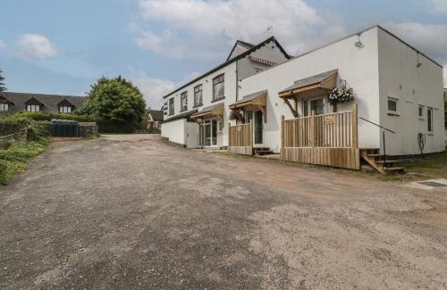 Blakeney Apartment | Welcoming Rabbits Warren: Pet & Child-Friendly Retreat