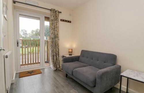 Blakeney Apartment | Welcoming Rabbits Warren: Pet & Child-Friendly Retreat