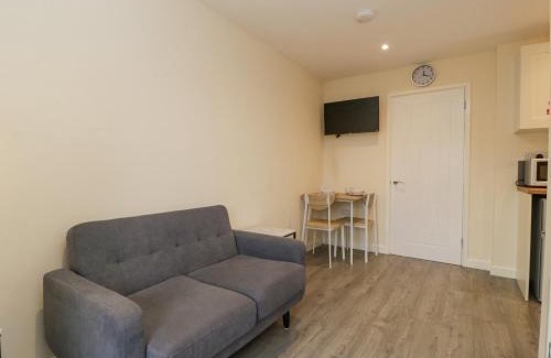 Blakeney Apartment | Welcoming Rabbits Warren: Pet & Child-Friendly Retreat