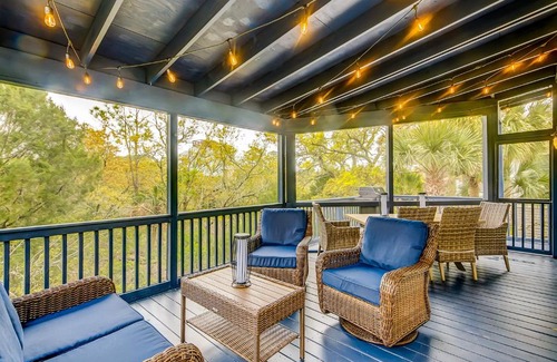 Sunset Point House | Experience Race to Folly: Family & Pet-Friendly Retreat