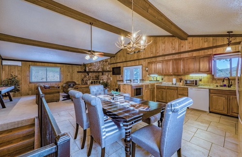 Ruidoso Downs Cabin | Racetrack Cabin Escape - RV Hookup