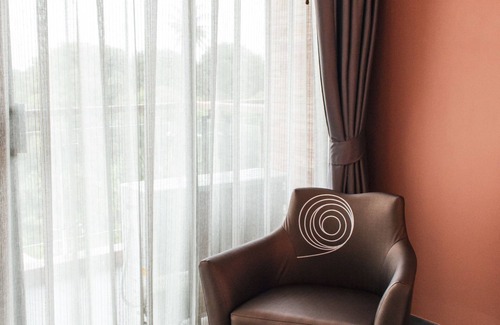 Na Muang Hotel | Discover Rachabhura Hotel: Family-Friendly with a Pool