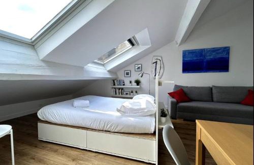 Part Dieu - Bir Hakeim Apartment | Rachais - CI - Lyon 2 - Quiet comfortable and bright studio in Garibaldi