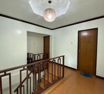 Silang House | Cozy Rachel’s Bed and Breakfast: Family-Friendly Comfort