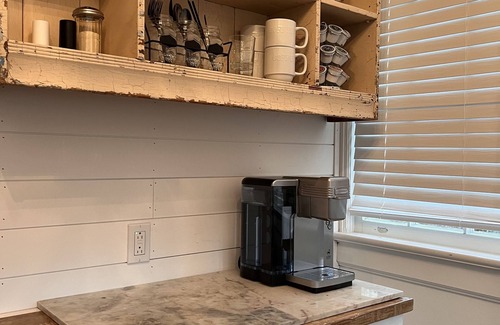 Gastonia House | Relax at Rachel’s Place with Breakfast Included