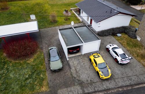 Meuspath House | Pet & Child-Friendly Racing-Chalet with 9.7/10 Rating