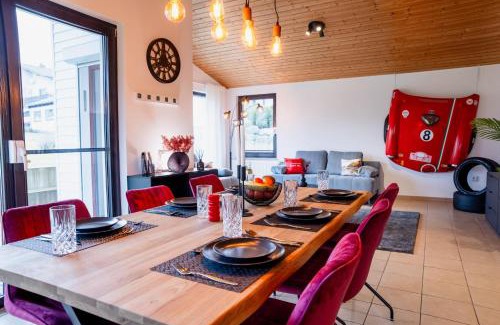 Meuspath House | Pet & Child-Friendly Racing-Chalet with 9.7/10 Rating