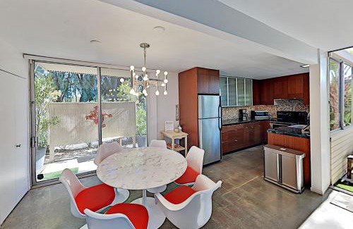 Palm Springs Villa | Racquet Club Cottage: Family Paradise with Pool & Hot Tub