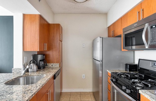 West End Apartment | Rad Foggy Bottom 1BR with Gym & Rooftop near Georgetown