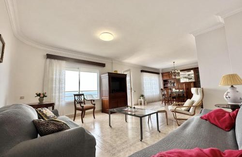 Radazul Apartment | Oceanfront Radazul Views House with Breakfast and Kids’ Fun