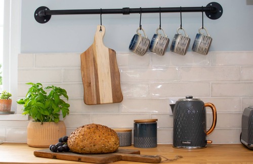 Egloshayle House | Radfords Cottage: Cozy One-Bedroom Retreat with Kitchen