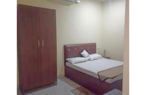 Vrindavan House | Discover Radha Kunj: Family-Friendly Retreat in Vrindavan