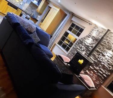 Carraroe House | Family-Friendly Radharc an Chuain 2 Bedroom Getaway