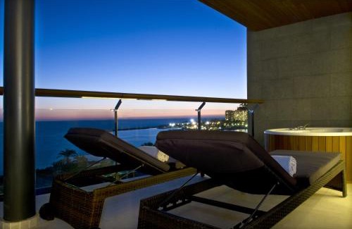 Patalavaca Hotel | Experience the Radisson Blu Resort Gran Canaria - 5-Star Bliss