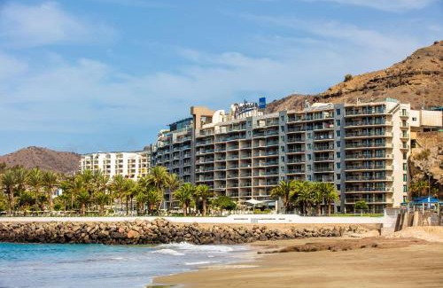 Patalavaca Hotel | Experience the Radisson Blu Resort Gran Canaria - 5-Star Bliss