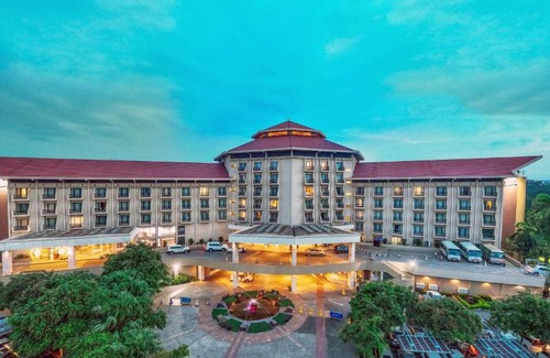 Dhaka Hotel | Elegant Radisson Blu Dhaka Water Garden with Spa & Pool