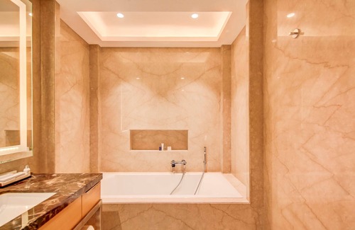 Gorakhpur Hotel | Relax at Radisson Blu Gorakhpur with Pool & Spa Amenities