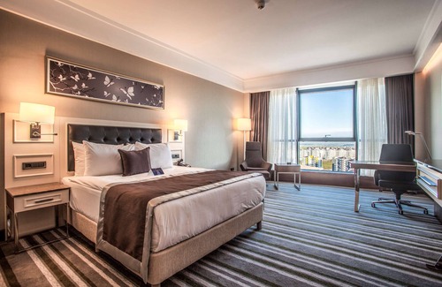 Kayapınar Hotel | Elegant Stay at Radisson Blu Hotel Diyarbakir with Spa & Pool