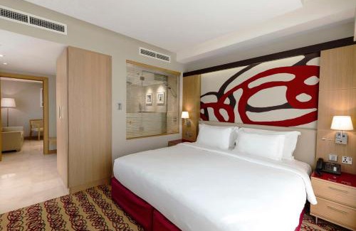 Al Muntazah Hotel | Discover the Radisson Blu Hotel, Doha: 5-Star Oceanfront Retreat