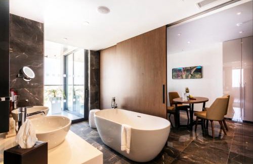 Larnaca Hotel | Elegant Stays at Radisson Blu Hotel, Larnaca - 5 Star Comfort