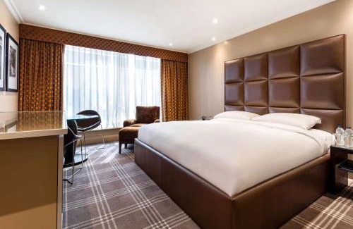 Harlington Hotel | Elegant Radisson Blu London Heathrow with Spa & Dining