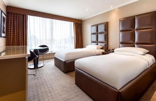 Harlington Hotel | Elegant Radisson Blu London Heathrow with Spa & Dining