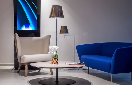 Part Dieu - Bir Hakeim Hotel | Inviting Radisson Blu Hotel Lyon: Spa, Dining & Accessibility