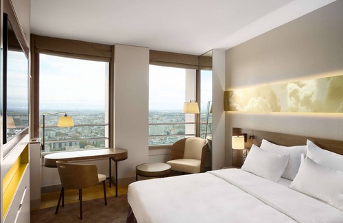 Part Dieu - Bir Hakeim Hotel | Inviting Radisson Blu Hotel Lyon: Spa, Dining & Accessibility