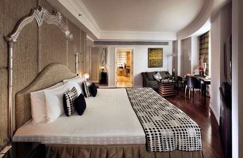 Sector 18 Hotel | Discover the Radisson Blu Hotel Noida: 5-Star Luxury Awaits