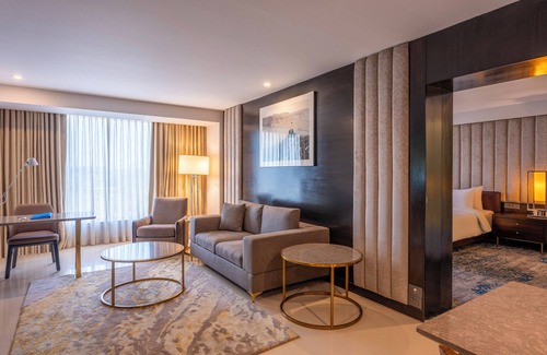 Kharadi Hotel | Elegant Radisson Blu Hotel Pune Kharadi with Pool & Spa