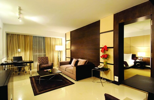 Kharadi Hotel | Elegant Radisson Blu Hotel Pune Kharadi with Pool & Spa