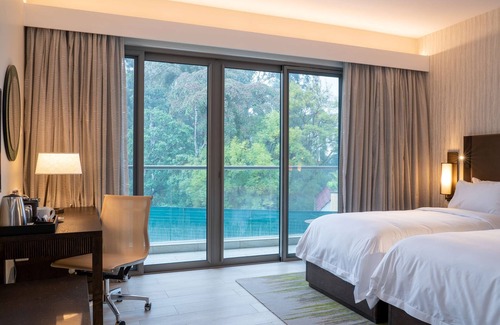 Chiromo Hotel | Elegant Radisson Blu Hotel & Residence, Nairobi Arboretum