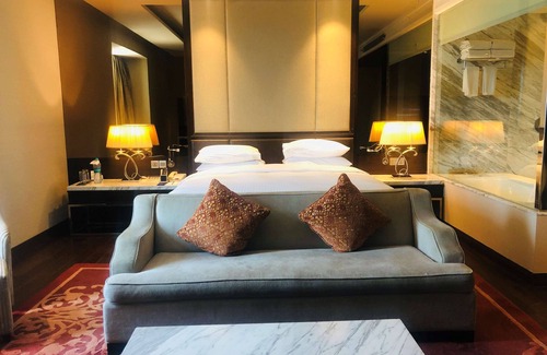 Durgapura Hotel | Discover Radisson Blu Jaipur: Family-Friendly with Pool & Spa