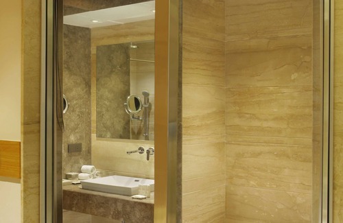 Jammu Hotel | Discover Radisson Blu Jammu: Family-Friendly with Spa & Pool