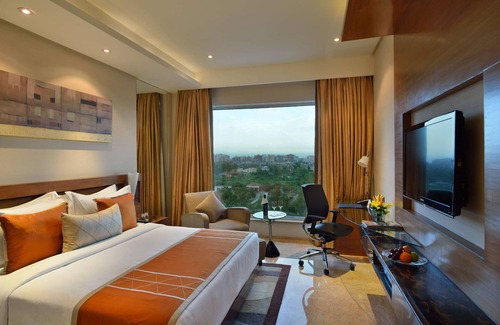 Kaushambi Hotel | Discover Radisson Blu Kaushambi Delhi NCR: 5-Star Retreat