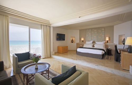 Mezraia Hotel | Elegant Radisson Blu Palace Resort & Thalasso in Djerba