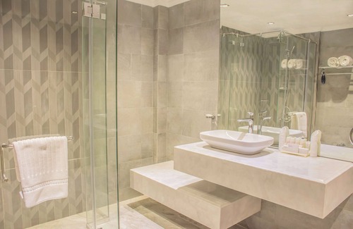 Dhahran Hotel | Relax at Radisson Blu Resort, Al Khobar Half Moon Bay