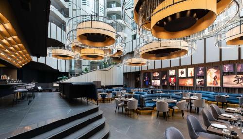 Broekwijk Hotel | Elegant Stay at Radisson Collection Grand Place Brussels