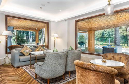 Laripora Hotel | Pet-Friendly Retreat at Radisson Golf Resort Pahalgam