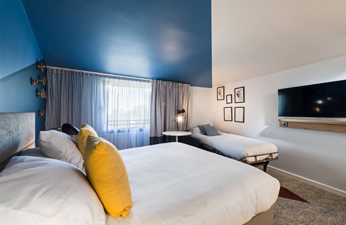 Aix-en-Provence Hotel | Relax at Golden Tulip Aix en Provence with Pool & Spa