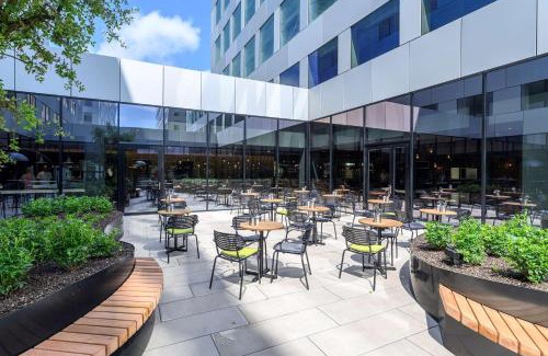 Berchem Hotel | Elegant Radisson Hotel Antwerp Berchem with Pool & Dining